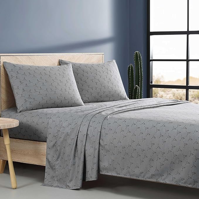 Wrangler - Queen Bed Sheets, Ultra-Soft & Lightweight Bedding with Matching Pillowcases, Lightweight Bed Set for All Season Comfort, Oeko-Tex Certified (Steer Skulls Grey)