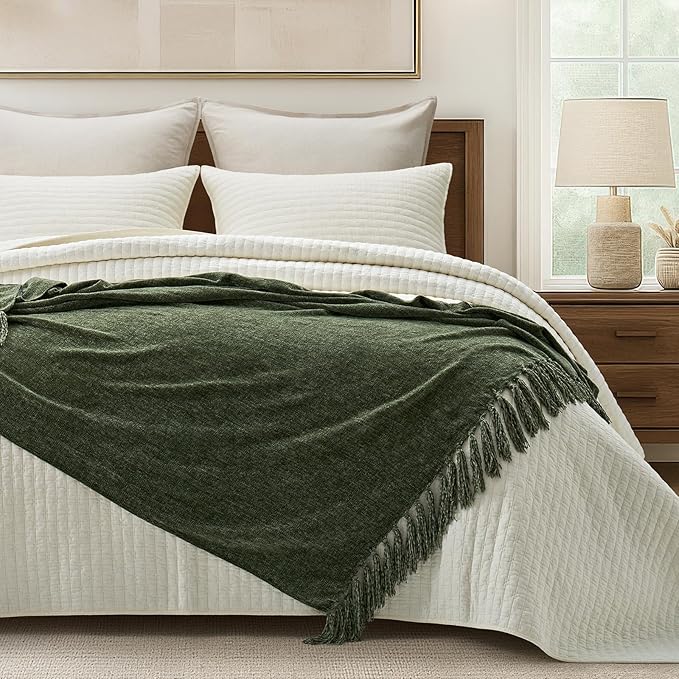 EVERGRACE Soft Chenille Throw Blanket for Couch, Cozy Plush Fuzzy Decorative Chenille Knit Throw Blanket with Tassels, Lightweight Blanket and Throws for Bed Sofa Gift Home Decor, Olive Green 60"x80"
