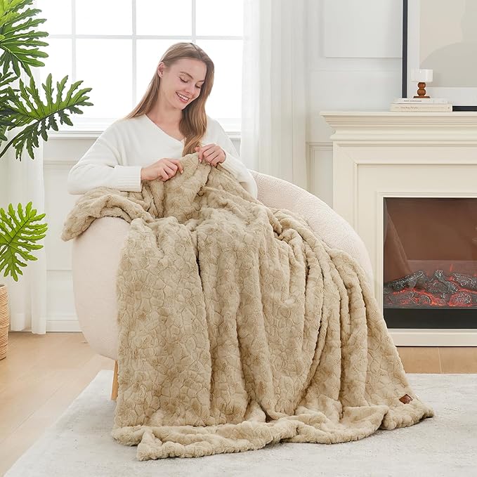 Cozy Bliss Faux Fur Throw Blanket for Couch, Fuzzy Soft Plush Thick Warm Fluffy Reversible Wave Textured Blanket for Sofa Bedroom Living Room, 55 * 70 Inches Khaki