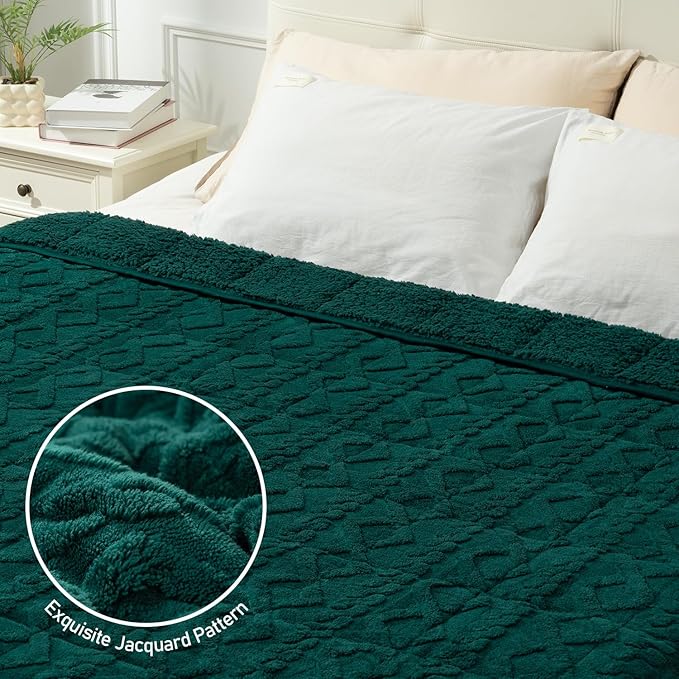 Wemore Weighted Blanket for Adults Twin Size 15 lbs, Dual Sided Soft Fuzzy Jacquard Sherpa Weighted Blankets for Sleeping, Cozy Fluffy Knitted Heavy Blanket for Couch Bed, Green, 48 x 72 inches