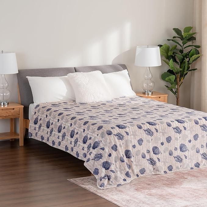 Berkshire Blanket-Classic Heavyweight Soft Printed VelvetLoft® Plush Warm Blanket, Twin Size Soft Fuzzy Blanket for Couch Sofa Bed, Classic Shells Navy, 60in x 90in
