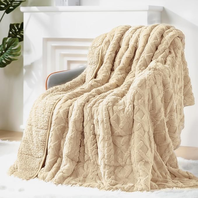 Super Fuzzy Soft Sherpa Fleece Weighted Blanket, 15 lbs Dual Sided Fluffy Heavy Weighted Blankets for Adults - No Bunching with Double Layers of Soft Inner Lining (60"x 80", 15 Pounds)