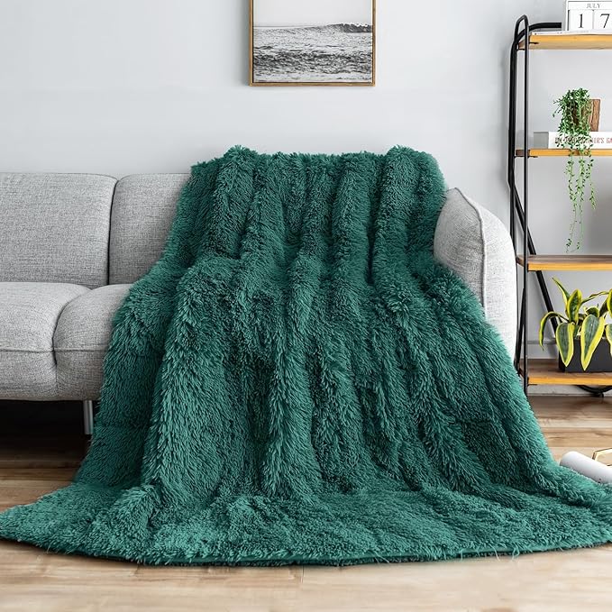 Uttermara Weighted Blanket Queen Size 15 Pounds for Adults, Sherpa Faux Fur Heavy Blanket for Couch Bed, Soft Plush Fleece & Cozy Sherpa Reverse, Luxury Long Fur Throw Blankets, 60"x80", Forest Green