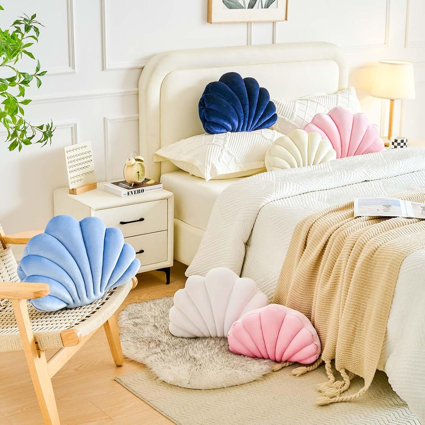 Pink Seashell Throw Pillows, Shell Shaped Throw Pillows, 18 Inch Soft Velvet Home Decorative Pillow Plush Cushion for Bed Couch Living Sofa Room Decor Accent Throw Pillow