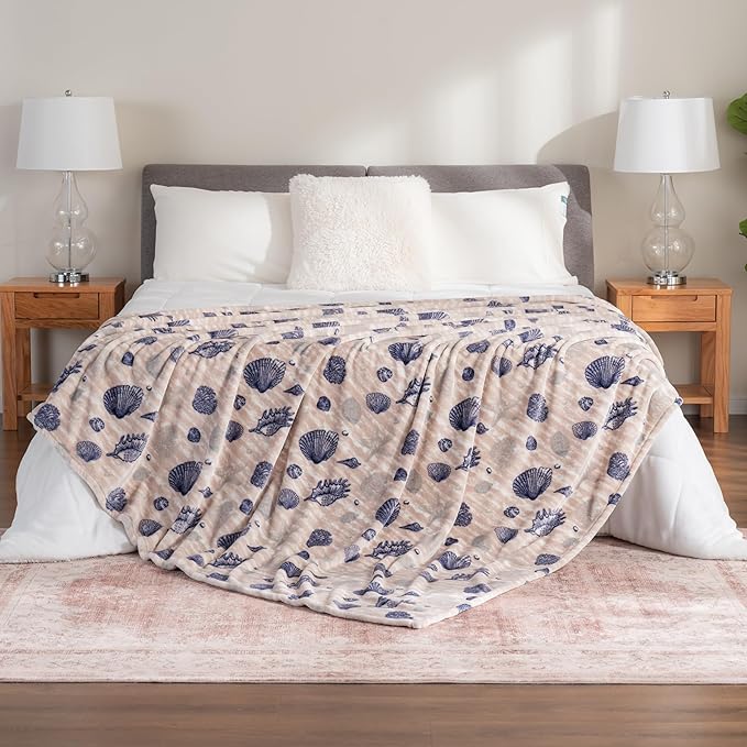 Berkshire Blanket-Classic Heavyweight Warm Soft Printed VelvetLoft® Plush Blanket, King Size Soft Fuzzy Blanket for Couch Sofa Bed, Classic Shells Navy, 90in x 108in