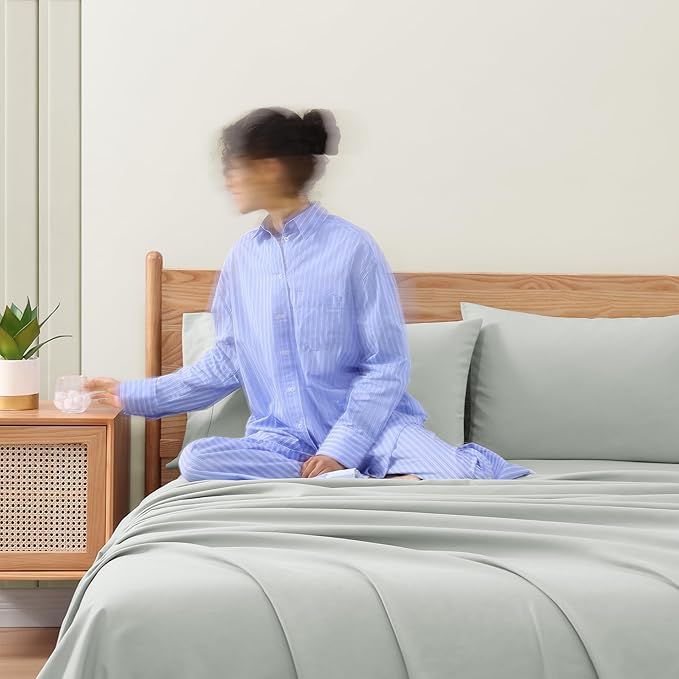 UGG Full Sheet Set 4-Piece Luxury Cooling Sheets Deep Pockets Premium Bedding with 2 Pillow Shams Hypoallergenic Machine Washable Soft Lightweight Bed Set for Bedroom, Full, Mineral Green(Hedi)