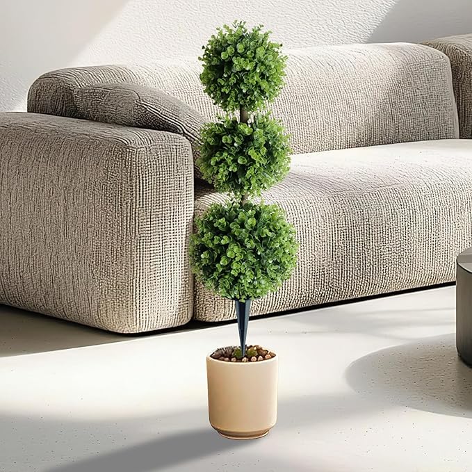 Artificial Trees, Artificial Juniper Wood Three-Ball Trees, Outdoor Shrub Plants, Have UV Protection Function. They are Suitable for Both Outdoor and Indoor use and can be Used for Decoration.