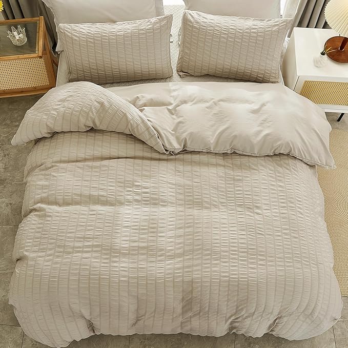 AveLom Beige Seersucker Duvet Cover Set King Size (104 x 90 inches), 3 Pieces (1 Duvet Cover + 2 Pillow Cases), Ultra Soft Washed Microfiber, Textured Duvet Cover with Zipper Closure, Corner Ties