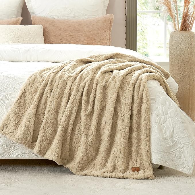 Cozy Bliss Faux Fur Throw Blanket for Couch, Fuzzy Soft Plush Thick Warm Fluffy Reversible Wave Textured Blanket for Sofa Bedroom Living Room, 55 * 70 Inches Khaki