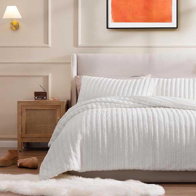 UGG King Comforter Set with 2 Pillow Shams Plush Faux Fur Bedding Soft Warm Down Alternative Comforter Washable Hypoallergenic Fluffy Blanket Set for Bedroom, California/King Size, White Snow (Kenzie)