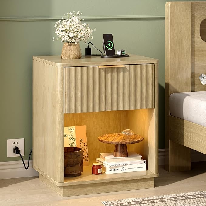 VINGLI Nightstand with Charging Station, LED Nightstand Fluted with Rounded Edge, 19" W Mid Century Modern Night Stand for Bedroom, Fluted Bed Side Table, Oak, 18.9" W*15" D*22.4" H