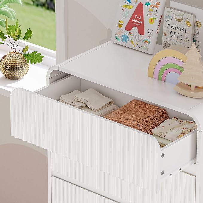 Tall Dresser for Bedroom with 5 Drawers, Fluted Chest of Drawers with Round Curved Corner, Hidden Handles, Modern Wood Storage Organizer for Bedroom, Nursery, Living Room