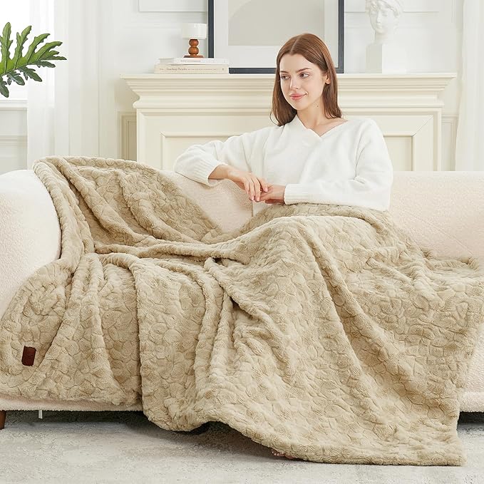 Cozy Bliss Faux Fur Throw Blanket for Couch, Fuzzy Soft Plush Thick Warm Fluffy Reversible Wave Textured Blanket for Sofa Bedroom Living Room, 55 * 70 Inches Khaki