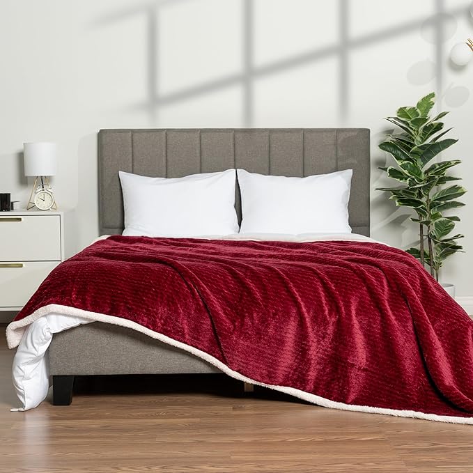 PAVILIA Maroon Red Couch Blanket Throw Reversible Sherpa Chevron, Soft Cozy Jacquard Weave Textured Blanket Sofa Bed, Thick Warm Large Fleece Car Blanket, Plush Home Decor Gift, 50x60 Burgundy Wine