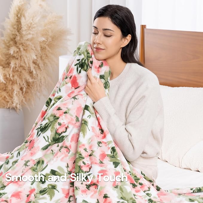 Luxury Printed Fleece Warm Blanket, Soft Lightweight Velvety Plush Throw for Couch and Bed, Cozy Comfy for All Seasons(Ivory Pink Flowers, 70×90 Inches)