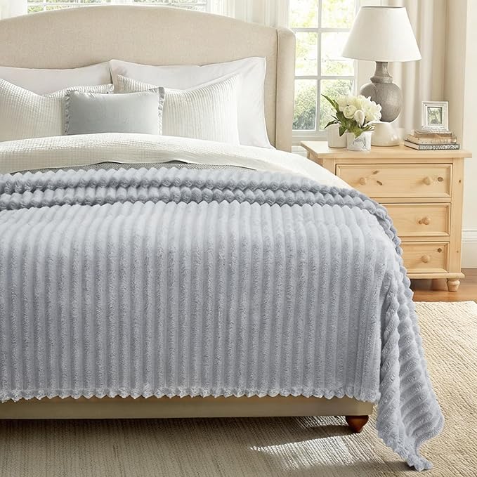 decorUhome Christmas Soft Fleece Light Grey Twin Blanket for Bed, Cozy Fluffy Plush Flannel Striped Throws for Couch Sofa, Lightweight Decorative Ribbed Fuzzy Blanket for Woman, 60x80 Inches