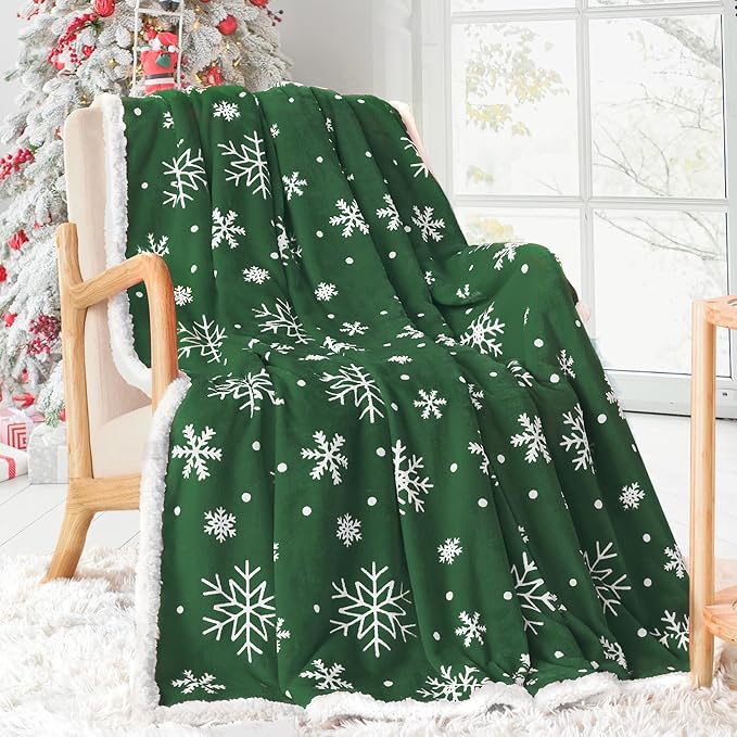 Touchat Christmas Throw Blanket, Sherpa Christmas Blankets, Fuzzy Fluffy Soft Cozy Blanket, Fleece Flannel Plush Microfiber Blanket for Couch Bed Sofa (60" X 80",Green Snowflake)