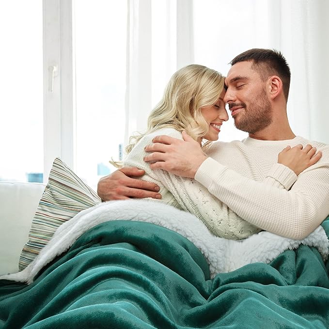 Bedsure GentleSoft Sherpa Fleece Throw Blanket for Couch - Thick and Warm Throw for Women and Men, Soft Fuzzy Plush Christmas Blanket for Winter, Forest Green, 50x60 Inches