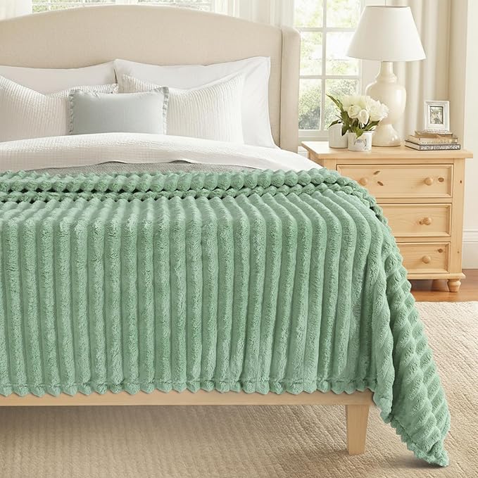 decorUhome Christmas Soft Fleece Sage Green Blanket King Size for Bed, Cozy Fluffy Plush Flannel Large Striped Throws for Couch Sofa, Lightweight Decorative Fuzzy Blanket for Woman, 108x90 Inches