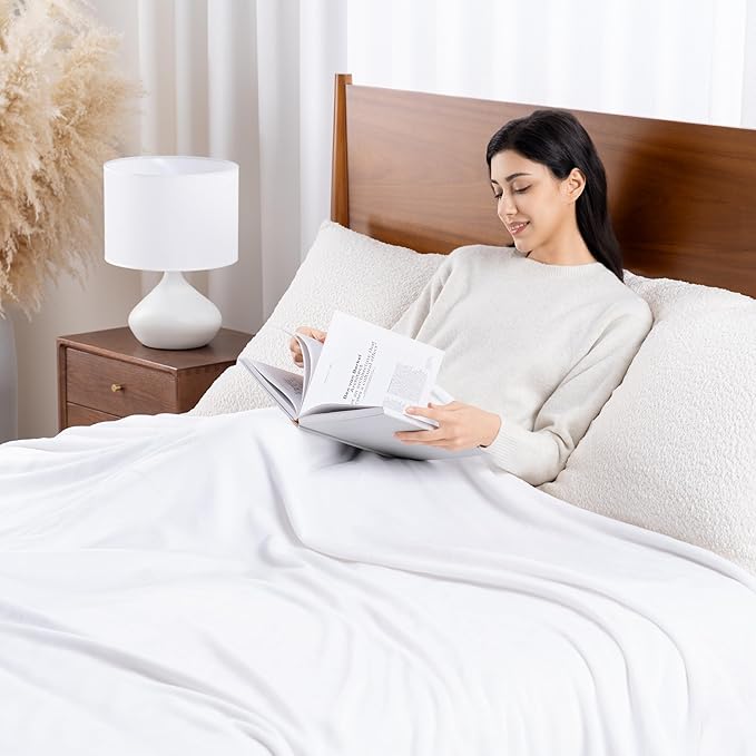 Luxury Fleece Warm Blanket, Soft Lightweight Velvety Plush Blanket for Sofa and Bed, Cozy Comfy for All Seasons(True White, 90×90 Inches)