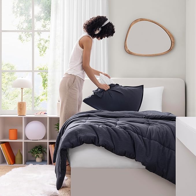 UGG Twin/XL Twin Comforter Set with 1 Pillow Sham, Lightweight Down Alternative Blanket, All Season, Washable & Hypoallergenic Bedding Set for College Apartment or Dorm Essentials, Navy Blue (Lenora)