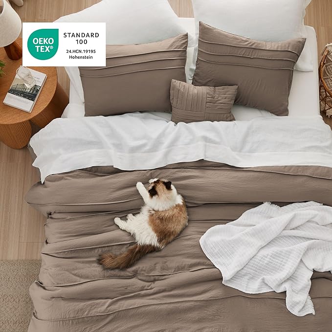 Bedsure Queen Comforter Set - 4 Pieces Pinch Pleat Bed Set, Brown Boho Bedding for All Season, 1 Soft Comforter, 2 Pillowcases, 1 Decorative Pillow
