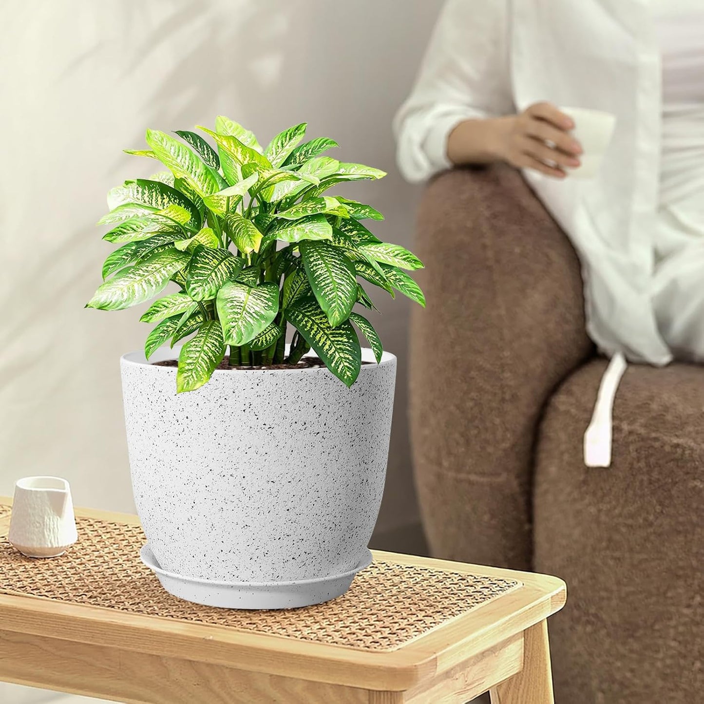 10/9/8 inch Medium Plant Pots, Set of 3 Modern Decorative Plastic Planters with Drainage Holes and Saucers for Garden House Plants, Flower Pots for Indoor Outdoor Plants, Speckled White