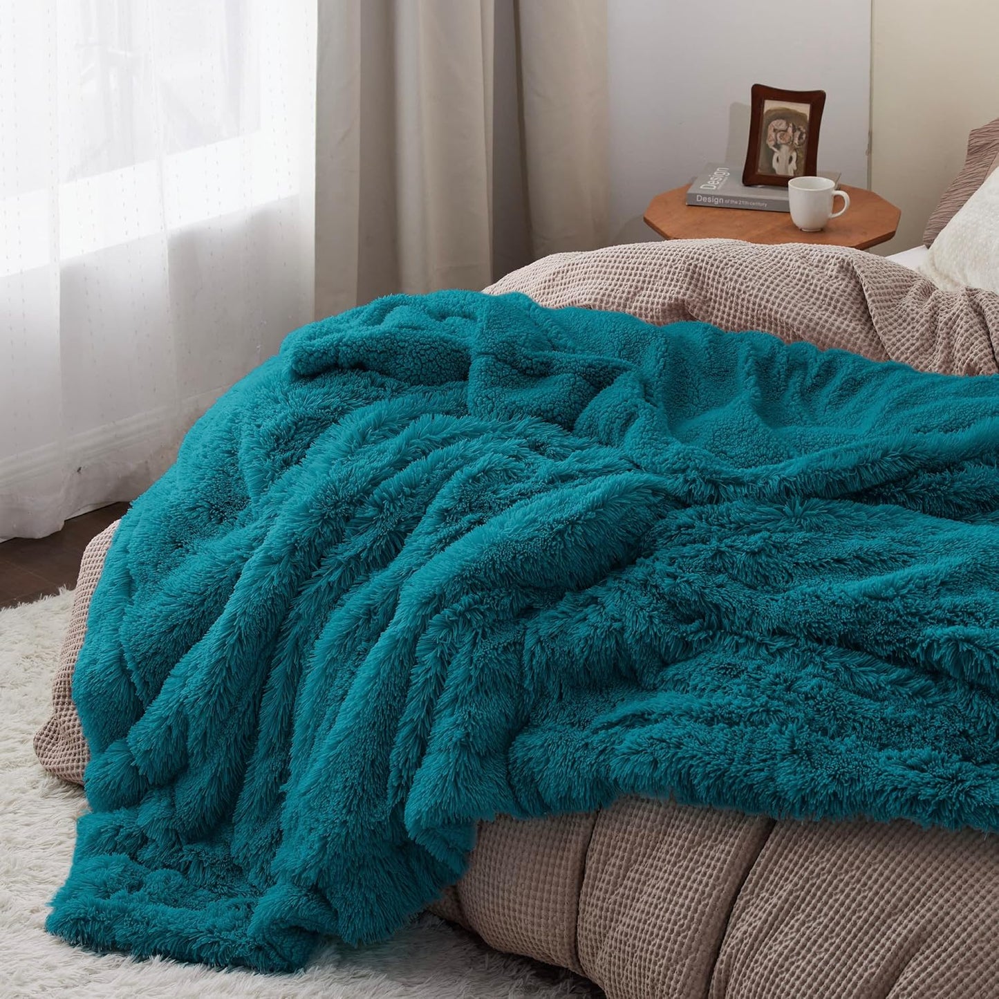 Bedsure GentleSoft Fluffy Turquoise Teal King Size Blanket for Bed, Thick Soft Sherpa Faux Fur Fleece Bedding Fuzzy Plush Winter Warm Heavy Large King Blanket, Cozy Teal Gifts for Men Women, 108x90