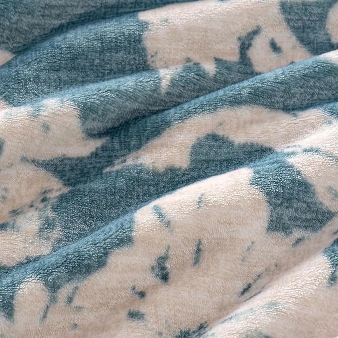 Luxury Printed Fleece Warm Blanket, Soft Lightweight Velvety Plush Throw for Couch and Bed, Cozy Comfy for All Seasons(Blue Floral Silhouette, 70×90 Inches)