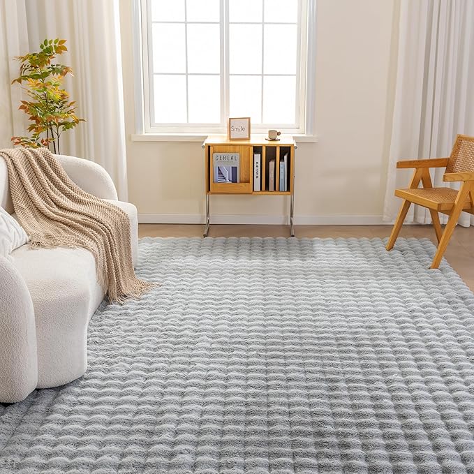 Amazon Basics Indoor Area Rug, 3D Bubble Washable Home Decor Carpet for Living Room, Bedroom, 4' W × 6' L, Grey