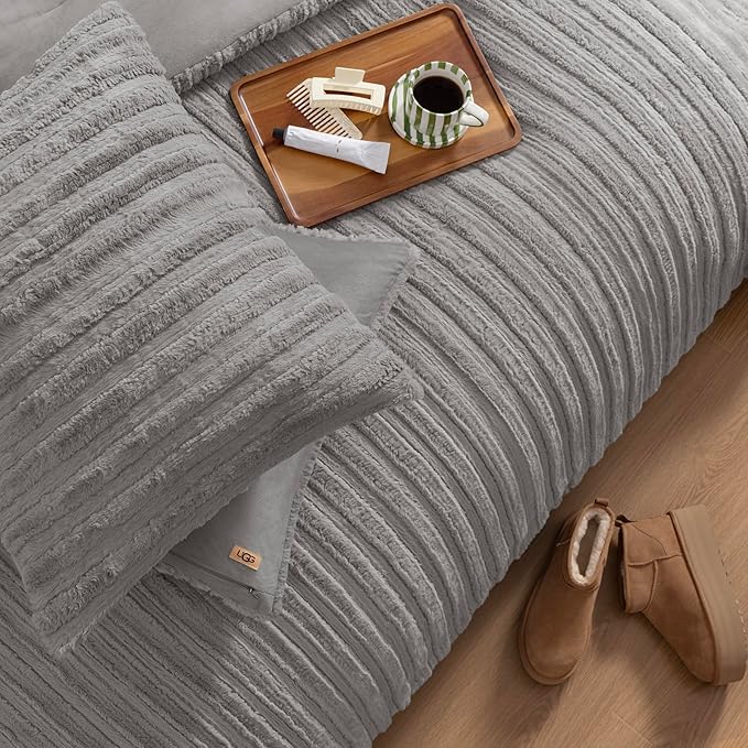 UGG Full/Queen Comforter Set with 2 Pillow Shams Plush Faux Fur Bedding Soft Warm Down Alternative Comforter Washable Hypoallergenic Fluffy Blanket Set for Bedroom, Full/Queen, Seal Grey (Kenzie)