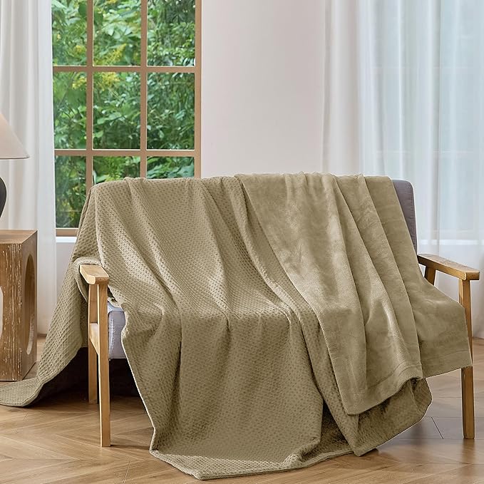 CHUFFED Cotton Waffle Blanket King Size - Plush Milk Velvet & Reversible Waffle Weave,Anti-Static 300Gsm Design，Thick Cozy Soft Winter Blanket for Bed, Couch, Sofa - Khaki, 104x90 Inches