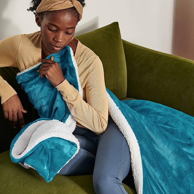 Bedsure GentleSoft Sherpa Fleece Blankets King Size for Bed - Thick and Warm Throw for Women and Men, Soft Fuzzy Plush King Blanket for Winter, Teal, 108x90 Inches