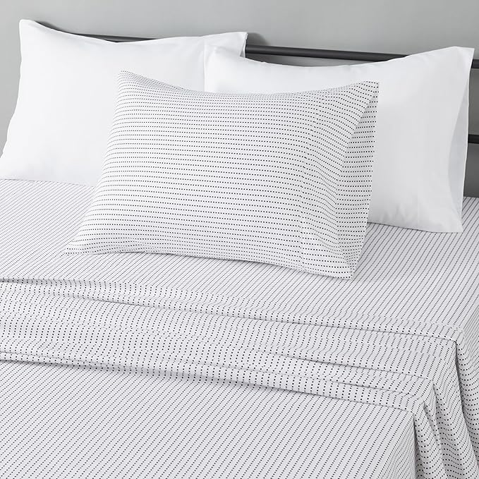 Amazon Basics Lightweight Microfiber 3-Piece Bed Sheet Set, Plum, Printed, Twin XL