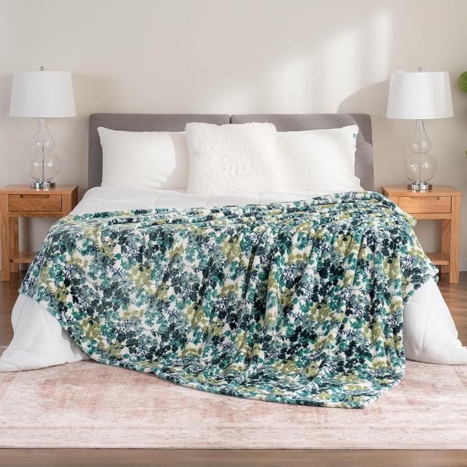 Berkshire Blanket-Classic Heavyweight Soft Printed VelvetLoft® Plush Warm Blanket, Twin Size Soft Fuzzy Blanket for Couch Sofa Bed, Floral Green, 60in x 90in