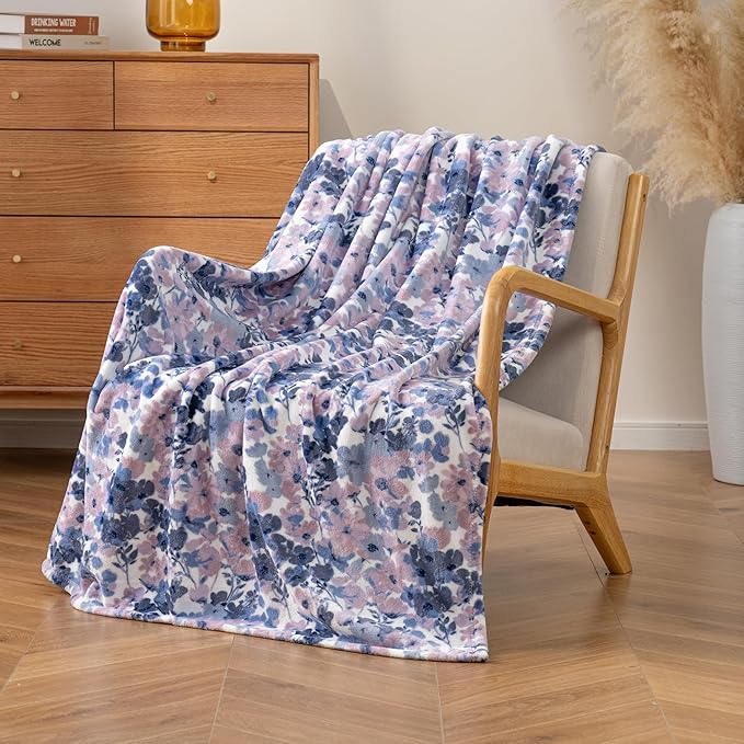 Luxury Printed Fleece Warm Throw Blanket, Soft Lightweight Velvety Plush Throw for Couch and Bed, Cozy Comfy for All Seasons(White Purple Flowers, 50×70 Inches)