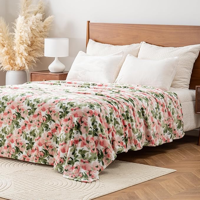 Luxury Printed Fleece Warm Blanket, Soft Lightweight Velvety Plush Throw for Couch and Bed, Cozy Comfy for All Seasons(Ivory Pink Flowers, 70×90 Inches)