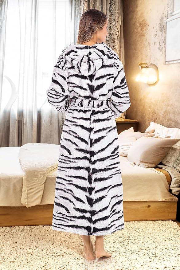 Alexander Del Rossa Womens Robe, Long Plush Bathrobe with Hood, Hooded Robes for Women Plus Size Bath Robe