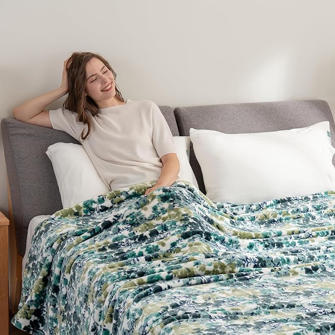 Berkshire Blanket-Classic Heavyweight Soft Printed VelvetLoft® Plush Warm Blanket, Twin Size Soft Fuzzy Blanket for Couch Sofa Bed, Floral Green, 60in x 90in