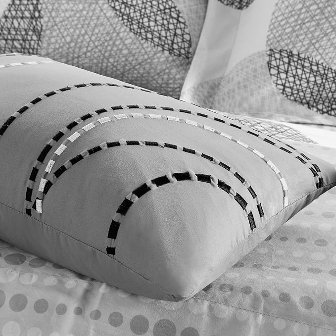 Madison Park Essentials Bed in a Bag Comforter, Vibrant Color Design All Season Down Alternative Cover with Complete Cotton Sheet Set, Cal King(104"x92"), Knowles, Circular Grey, 9 Piece