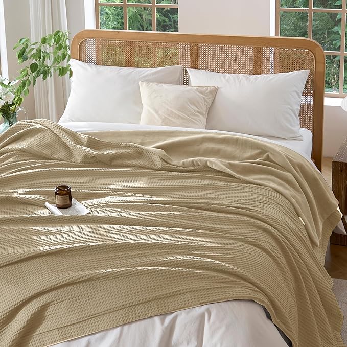 CHUFFED Cotton Waffle Blanket Throw Size - Plush Milk Velvet & Reversible Waffle Weave,Anti-Static 300Gsm Design，Thick Cozy Soft Winter Blanket for Bed, Couch, Sofa - Khaki, 50x70 Inches