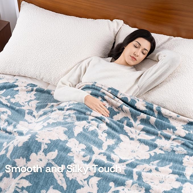 Luxury Printed Fleece Warm Blanket, Soft Lightweight Velvety Plush Throw for Couch and Bed, Cozy Comfy for All Seasons(Blue Floral Silhouette, 70×90 Inches)
