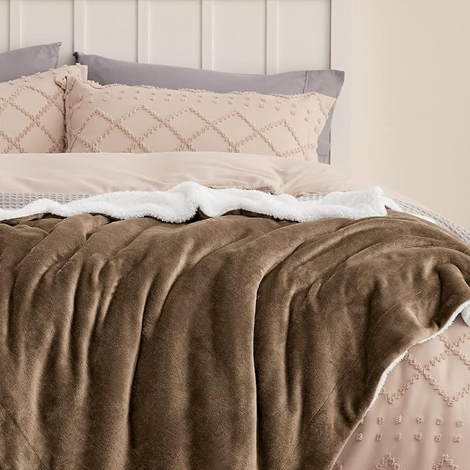 Bedsure GentleSoft Sherpa Fleece Blankets King Size for Bed - Thick and Warm Throw for Women and Men, Soft Fuzzy Plush King Blanket for Winter, Camel, 108x90 Inches