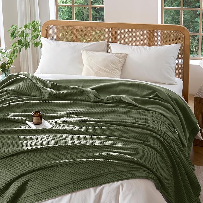 CHUFFED Cotton Waffle Blanket Queen Size - Plush Milk Velvet & Reversible Waffle Weave,Anti-Static 300Gsm Design，Thick Cozy Soft Winter Blanket for Bed, Couch, Sofa - Olive Green, 90x90 Inches