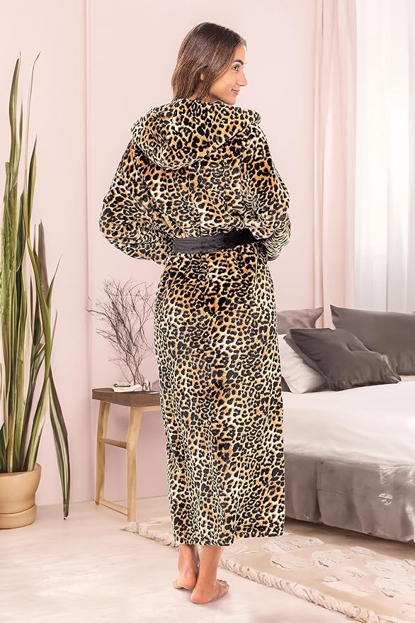 Alexander Del Rossa Womens Robe, Long Plush Bathrobe with Hood, Hooded Robes for Women Plus Size Bath Robe