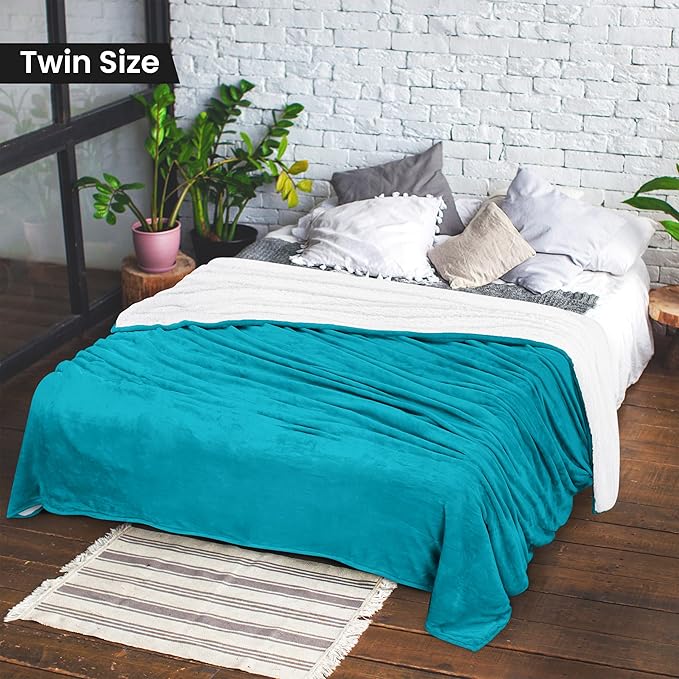 Utopia Bedding Sherpa Blanket Twin Size (Turquoise, 90x66 Inches) - Soft Lightweight Plush Fleece Reversible Blanket for Bed, Sofa, Couch, Camping and Travel